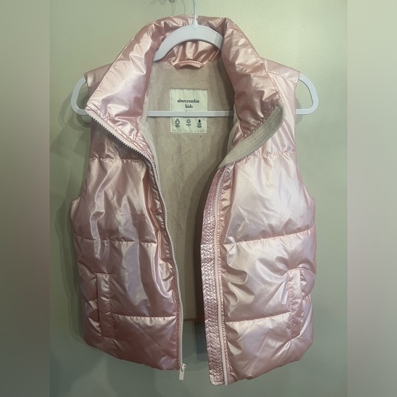 Abercrombie Kids Pink Puffer Vest
Size 15/16 - Picture 2 of 3